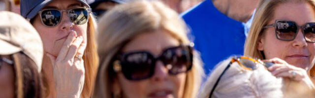 Камион улетео међу демонстранте у Лос Анђелесу