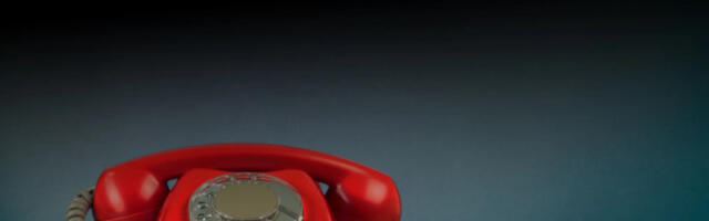 Само „црвени телефон“ остао између Москве и НАТО-а