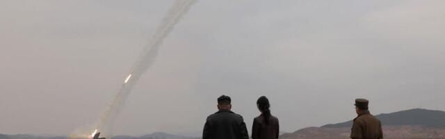 KIM DŽONG UN SA ĆERKOM NASLEDNICOM POSMATRAO LANSIRANJE RAKETA! Severnokorejska vojska testirala vojne sisteme! Opasno je zapretio Amerima i "južnjacima" (FOTO)