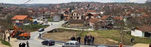 Asfaltirane pešačke staze u Beloševcu (FOTO)