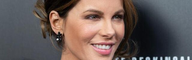 Čovek koji je donedavno šetao penis na ruci pokušao da smuva slavnu Australijanku