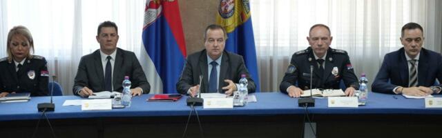 Analizirana bezbednosna situacija! Ivica Dačić na sastanku sa saradnicima (FOTO/VIDEO)