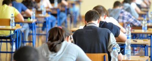 Osmaci polažu probni test iz matematike