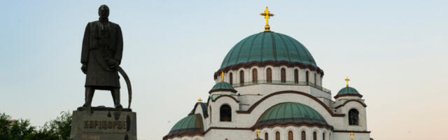 Studenti u blokadi: Uklonite kamenice pored Hrama Svetog Save (FOTO)