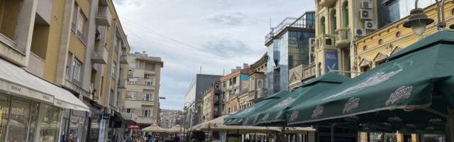 Majci dece sa posebnim potrebama privatno obezbeđenje zabranilo ulazak u nišku Skupštinu grada: Većina protiv inicijative za uvođenje statusa roditelja- negovatelja