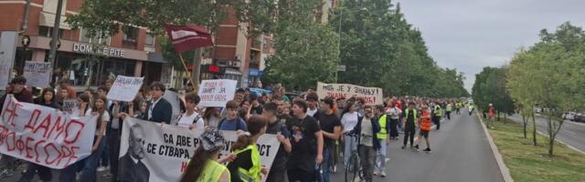 Protestna šetnja učenika, roditelja i nastavnika Jovine gimnazije u Novom Sadu