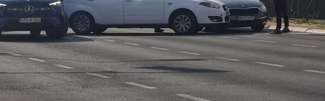 Jako nevreme pogodilo obode grada i uzrokovalo saobraćajnu oluju: Težak udes u jednoj od najprometnijih ulica