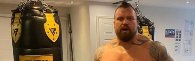 Bivši strongmen Edi Hal udara olimpijskog gimnastičara najjače što može