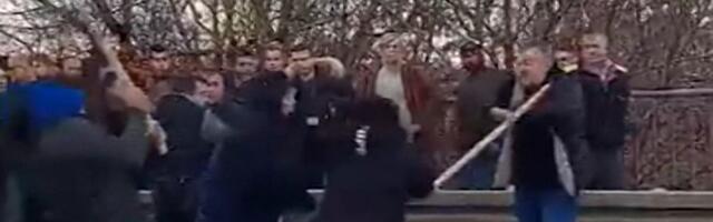 Zašto vlast ćuti ko su batinaši iz Šapca
