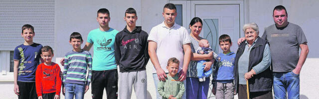 BRAVO Nešići iz Popovića kod Rače kažu za sebe da su najbogatiji jer imaju čak 12 dece