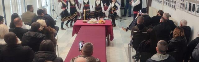Uz pesmu i igru u Medveđi obeležen Dan državnosti
