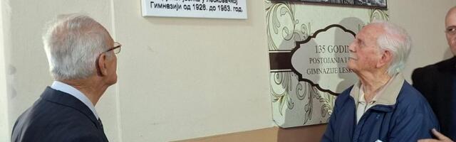 Spomen-ploča u leskovačkoj Gimnaziji posvećena Borisu Nepokupnoju otkrivena u leskovačkoj Gimnaziji