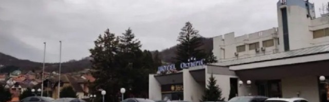 Sajam besnih automobila na dan "izbora" (FOTO)