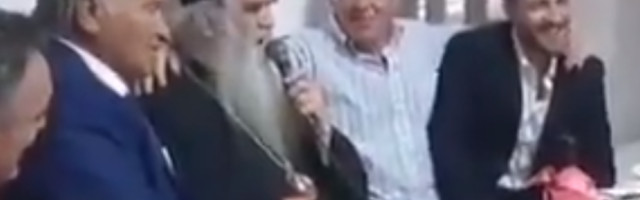Mitropolit Amfilohije uzeo mikrofon i na radost prusutnih otpevao veliku SRPSKU PESMU! (VIDEO)