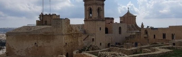 Malta želi nazad zub praistorijske ajkule poklonjen princu Džordžu