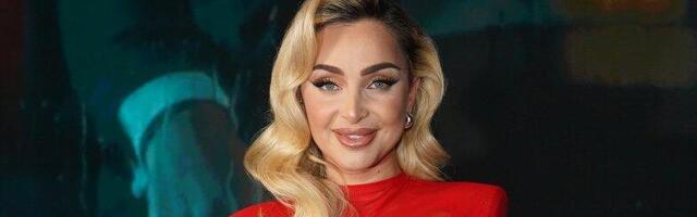 Urnebesna reakcija Maje Berović! Pevačica dobila šokantnu poruku na Instagramu, pa ovako odgovorila (FOTO)