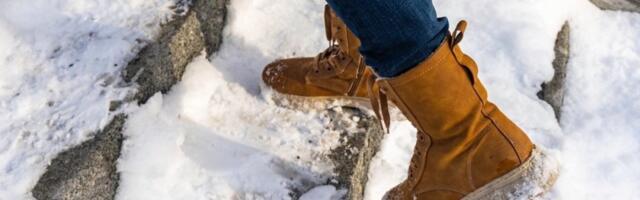 Zaboravite so: Ova jeftina tekućina uklanja led sa stepenica odmah