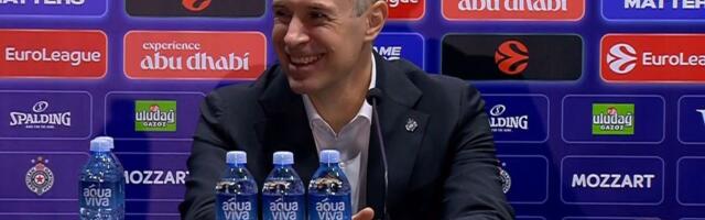 Poljski novinar se javio za reč posle derbija, pa postavio pitanje na srpskom i nasmejao trenera Partizana