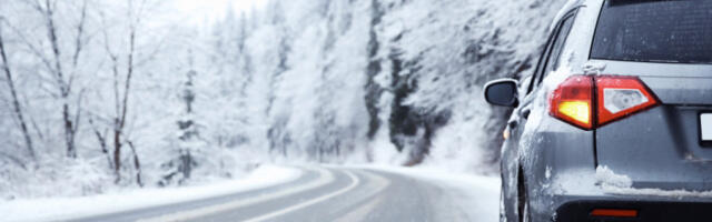 PAKAO NA PUTEVIMA ZIMI! Bez ovih 12 stvari u autu rizikujete da OSTANETE ZALEĐENI USRED NIČEGA!