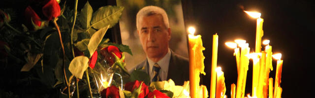 Delegacija DS položila venac na mestu ubistva Olivera Ivanovića, u Kosovskoj Mitrovici, oglasile se i stranke i aktivisti