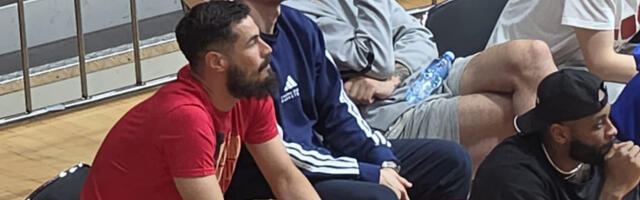 OVO NIJE BILO NA TV! Pogledajte kako Kalinić skače iza Zvezdine klupe tokom meča sa Zlatiborom! (VIDEO)