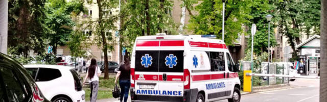 Радник погинуо након урушавања крова куће