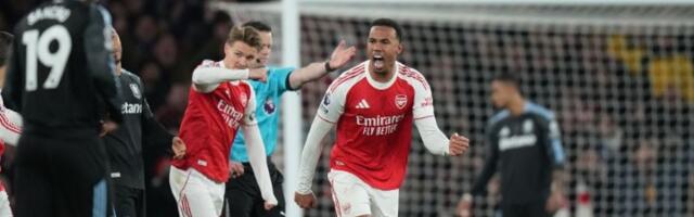 Arsenal ZGAZIO Aston Vilu, Junajted se brukao