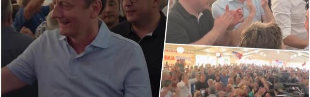 VELIKI NARODNI SKUP "SRBIJA POBEĐUJE" KOD KRALJEVA! Ministra Glišića dočekalo na hiljade ljudi, okupljeni kažu da "nema gde igla da padne" (VIDEO)