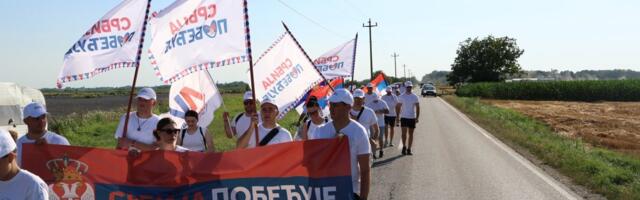 Skandalozno! Jezive pretnje upućene građanima koji pešice idu ka Beogradu... (FOTO)