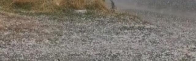 (VIDEO) "Potop, plivamo": Snažno nevreme sa gradom u Lici i Gorskom kotaru