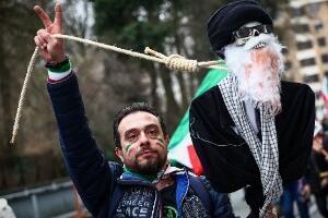 ЕУ увела нове санкције Ирану али засад, Револуционарна гарда - није терористичка организација