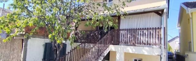 FOTO: Prodaje se dvojna kuća na Gradnulici – ima 126 kvadrata, a evo kako izgleda