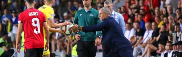 ŠOK Sin selektora Albanije pozirao u dresu Srbije (FOTO)