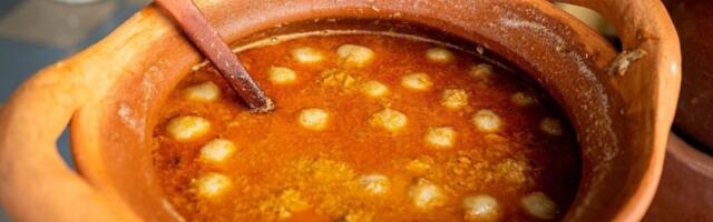 Starinska riblja čorba iz bakinog lonca: Po receptu alasa, najlepšeg ukusa i puna mesa