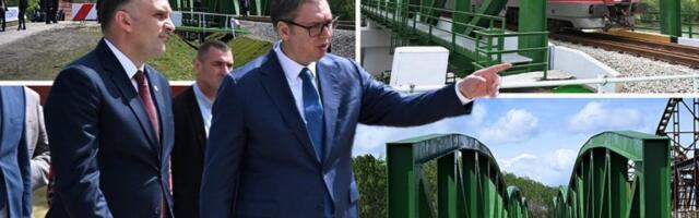 PREDSEDNIK POSETIO TOMAŠEVAC! Vučić otvorio novi železnički most preko Tamiša: Za dve godine biće završen i auto-put BG-ZR, pa će do Beograda trebati samo 35-40 minuta! (FOTO, VIDEO)