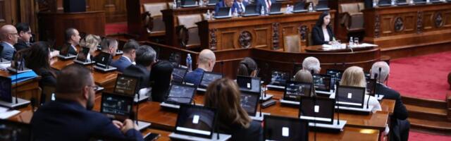 POČELO GLASANJE U SKUPŠTINI SRBIJE: Poslanici odlučuju o 40 tačaka dnevnog reda, uključujući ključne zakone i međunarodne sporazume