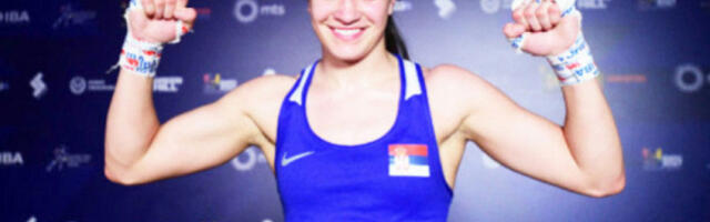 Сара Ћирковић у полуфиналу Светског купа