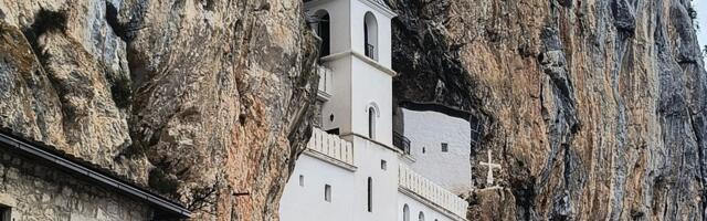 SLAVIMO VELIKI PRAZNIK: Ovo su najvažniji običaji koje morate ispoštovati za Svetog Vasilija Ostroškog