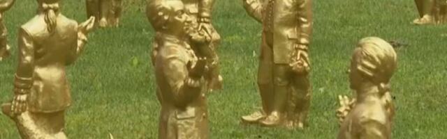 Стотине позлаћених фигурица Моцарта постављене широм Салцбурга