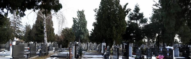 Ljudi dele oglas o grobim mestima u Čačku, i u isto vreme je i tužan i smešan