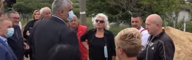 Napali Glišića i Miličkovića zbog lažnih obećanja