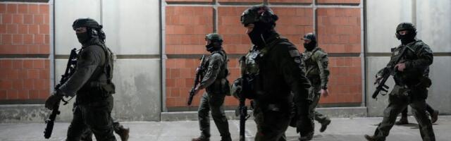 Nikolas Maduro se povredio pokušavajući da pobegne Trampovim specijalcima? Jedva hoda, pogledajte snimak