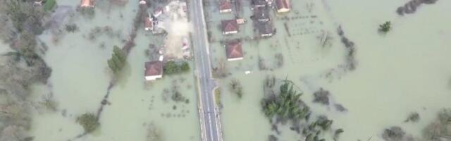 Haos u Crnoj Gori - Izlila se Zeta, ulice pod vodom