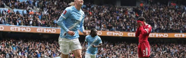 Siti ponizio Liverpul za polufinale FA Kupa! Halandov privatni spektakl na "Enfildu" i tragični Salah obeležili meč! /VIDEO/