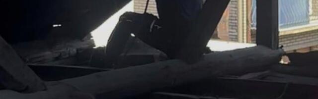 Drama u Novom Pazaru: Policajci se popeli na krov, u poslednjem trenutku sprečili tragediju