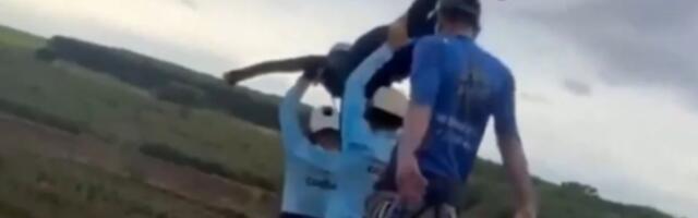 (UZNEMIRUJUĆE) Ženu bacili sa mosta direktno u smrt! Potez radnika zaprepastio svet - kako su ovo mogli da urade?