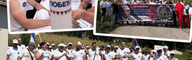GRAĐANI IZ SREMSKE MITROVICE KRENULI KA BEOGRADU NA VELIKI SKUP! Veličanstveni prizori: Celoj Srbiji poslali SNAŽNU PORUKU! (FOTO, VIDEO)
