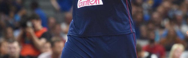 BRUTALNO SKINUO JOKIĆA Lebron, Kari, Dončić, svi su prošli kroz isto, a sada i srpski centar /VIDEO/