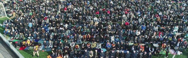 Bošnjački džemati u Beču po prvi put Bajram namaz klanjali na otvorenom