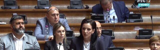 Tepić: Vučića uputiti na psihijatrijski pregled (VIDEO)